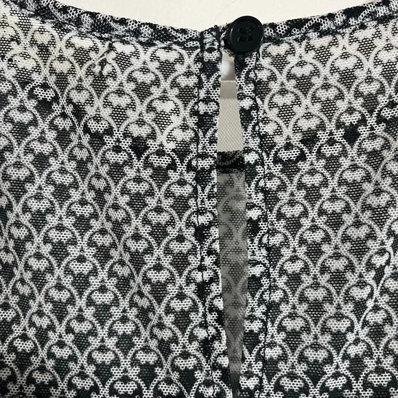 Max Studio women’s black and white blouse size large - Picture 7 of 10